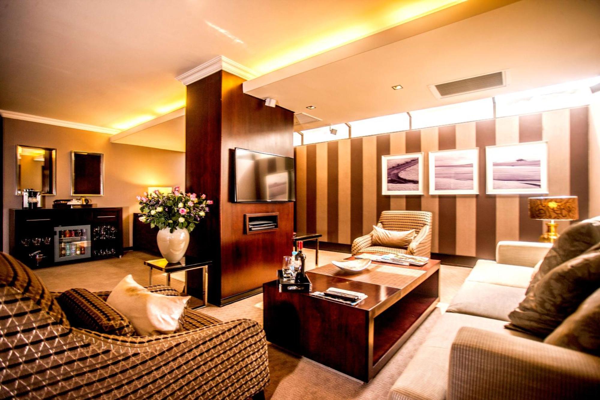Southern Sun Pretoria Exterior photo